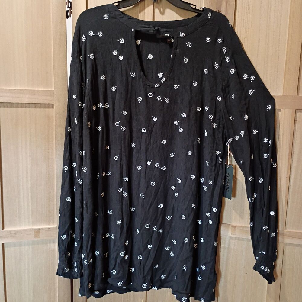 Shyanne Boot Barn NWT blouse